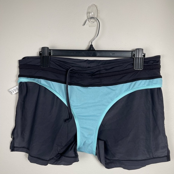 Athleta Shorts Womens Black Athletic Outdoors Active Drawstring Shorties Size L - Picture 11 of 11